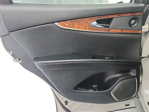 Used 2019 Lincoln Nautilus Reserve image 26