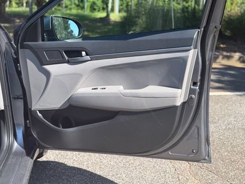 Used 2018 Hyundai Elantra SE w/ Cargo Package FWD image 14