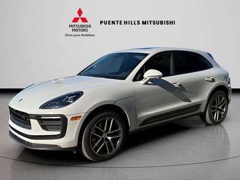 Used 2022 Porsche Macan image 1