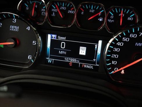 Used 2019 Chevrolet Tahoe LT image 30