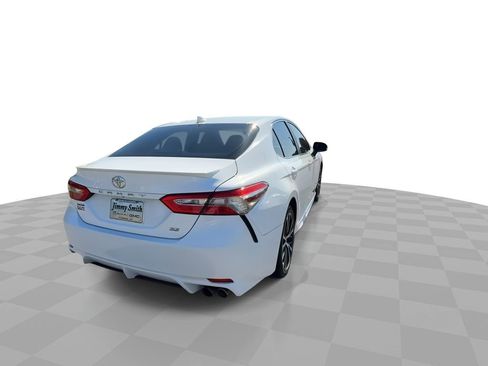 Used 2019 Toyota Camry SE FWD image 7
