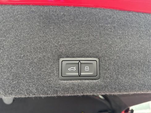 Used 2022 Lamborghini Urus AWD/4WD image 34
