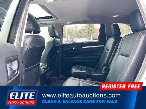 Used 2018 Toyota Highlander XLE AWD/4WD image 15