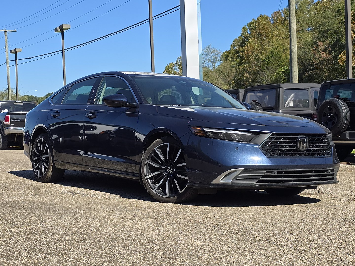 Certified 2025 Honda Accord Touring image 2