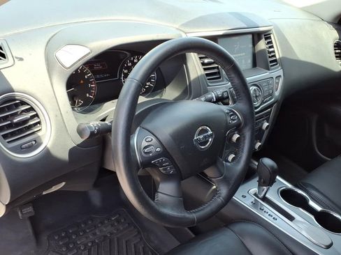 Used 2020 Nissan Pathfinder SL FWD image 25