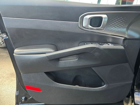 Used 2023 Kia Sorento EX image 37