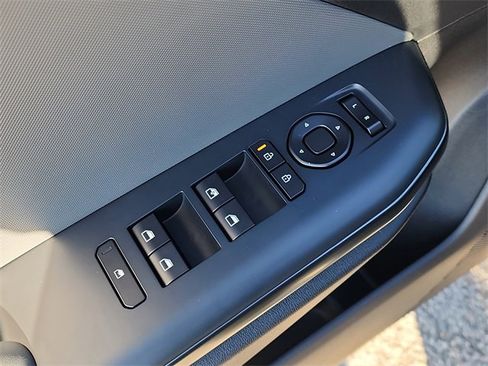 New 2025 Kia K4 LXS image 10