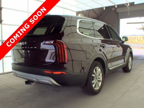 Used 2022 Kia Telluride LX FWD image 5