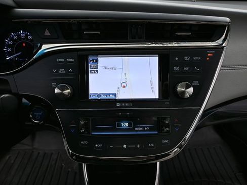 Used 2013 Toyota Avalon XLE Premium image 30