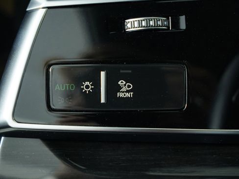 Certified 2025 Audi Q8 Premium Plus w/ Premium Plus Package AWD/4WD image 43