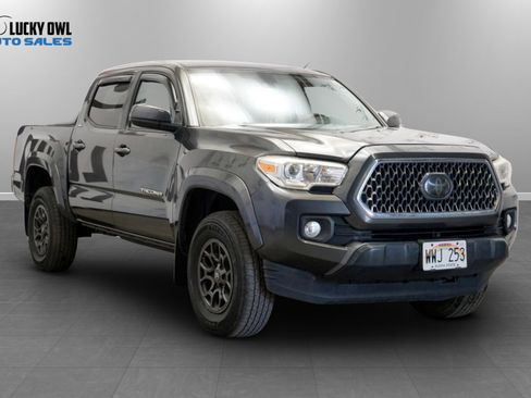 Used 2018 Toyota Tacoma SR5 RWD image 3