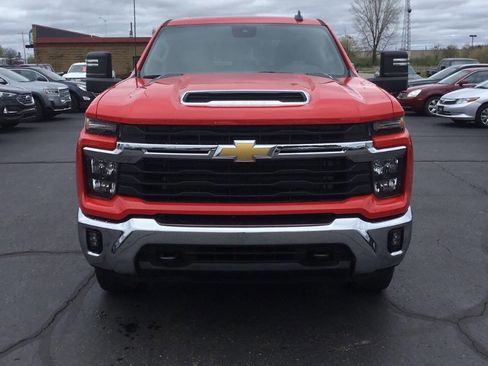 Used 2025 Chevrolet Silverado 2500 LT w/ Convenience Package AWD/4WD image 8