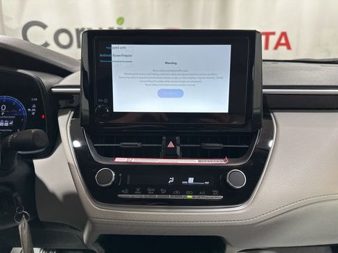 Used 2026 Toyota Corolla Cross L image 31