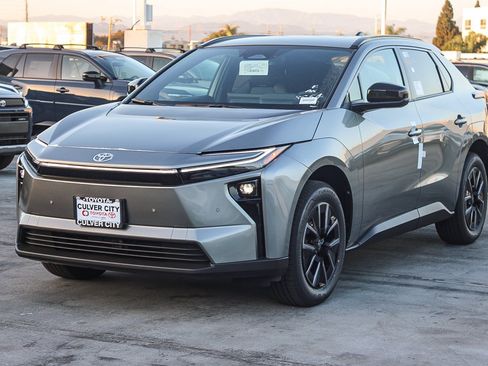 New 2026 Toyota bZ FWD image 3