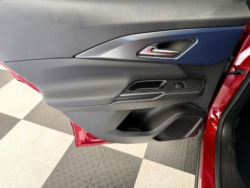 New 2026 Chevrolet Equinox EV LT image 17