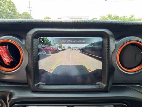 Used 2021 Jeep Gladiator Mojave AWD/4WD image 29