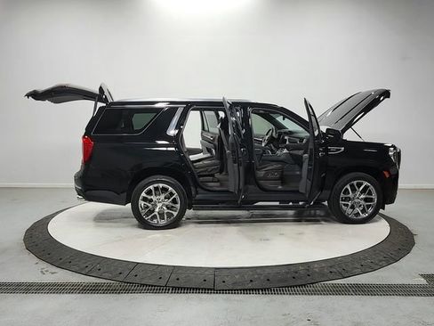 Used 2021 GMC Yukon Denali w/ Denali Ultimate Package AWD/4WD image 16