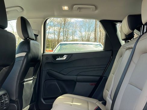 Used 2022 Ford Escape SEL w/ Technology Package AWD/4WD image 22