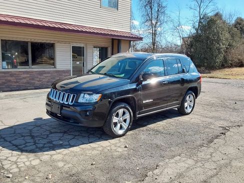Used 2012 Jeep Compass Latitude image 2