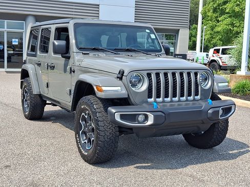 Used 2023 Jeep Wrangler Unlimited Sahara w/ Cold Weather Group AWD/4WD image 2