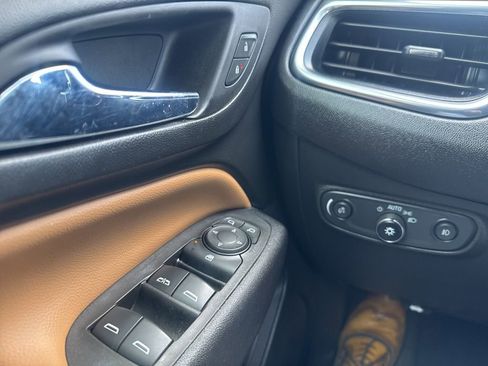 Used 2020 Chevrolet Equinox Premier image 15