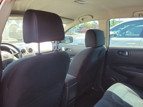 Used 2015 Nissan Rogue S FWD image 12