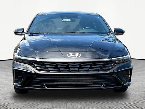 Used 2025 Hyundai Elantra Sport FWD image 2