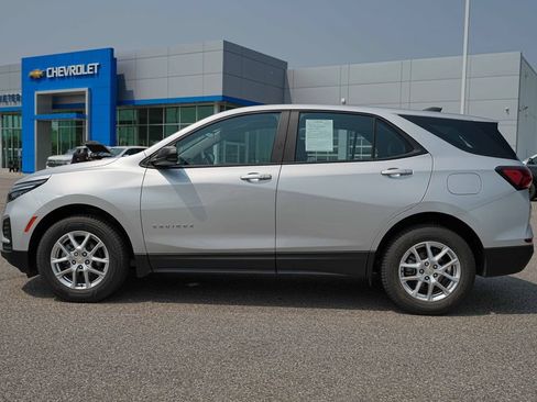 Used 2022 Chevrolet Equinox LS AWD/4WD image 10