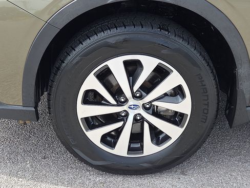 Used 2020 Subaru Outback Premium AWD/4WD image 7