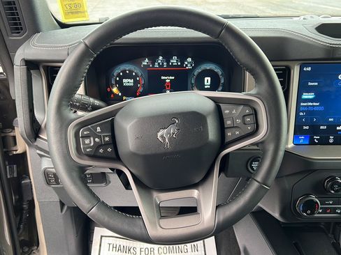 Used 2025 Ford Bronco Outer Banks AWD/4WD image 8