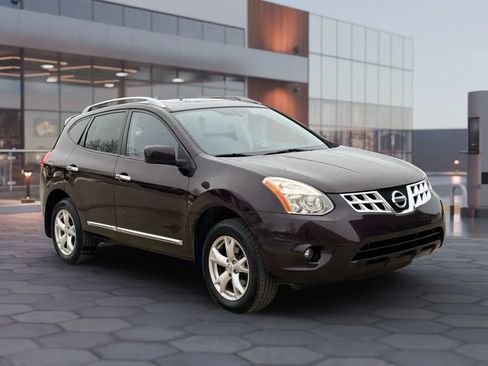 Used 2011 Nissan Rogue SV w/ Premium Pkg image 3