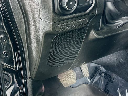Used 2024 Jeep Wrangler Unlimited Sport AWD/4WD image 26