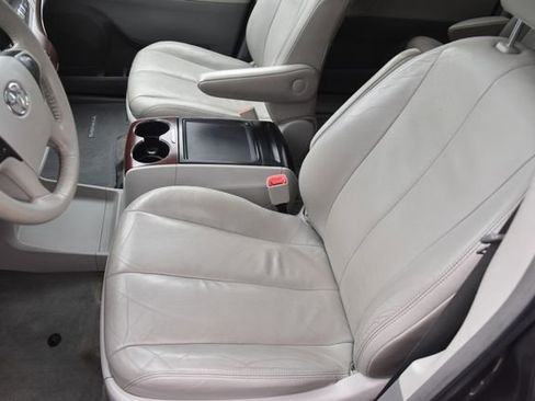 Used 2013 Toyota Sienna XLE image 14