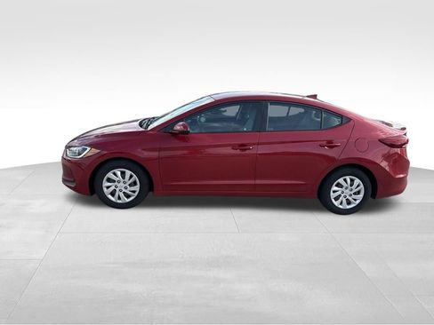 Used 2017 Hyundai Elantra SE FWD image 2