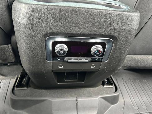 Used 2022 GMC Yukon AT4 AWD/4WD image 44