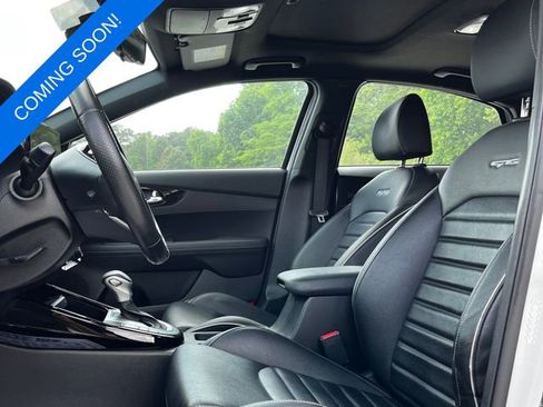 Used 2023 Kia Forte GT-Line w/ GT-Line Premium Package FWD image 3