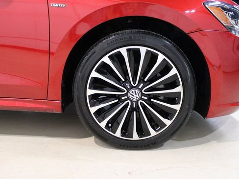 Used 2022 Volkswagen Passat 2.0T image 14