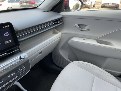 Used 2025 Hyundai Kona SEL image 35