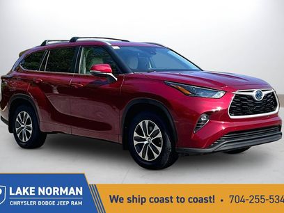 Used 2023 Toyota Highlander XLE
