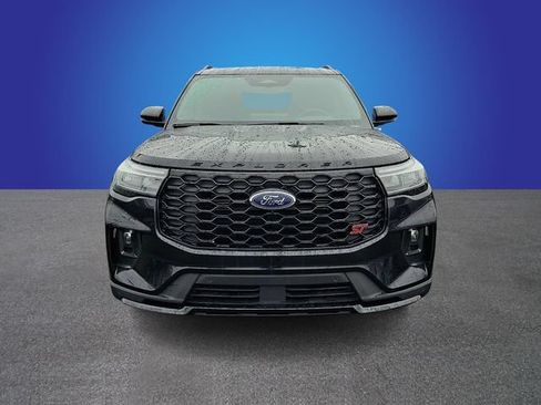 Used 2025 Ford Explorer ST AWD/4WD image 2