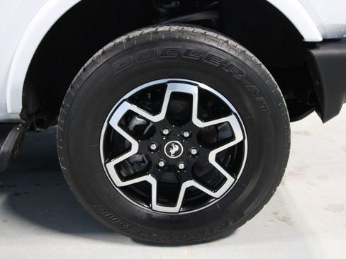 Used 2025 Ford Bronco Outer Banks image 33