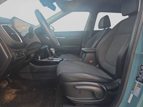 Certified 2024 Kia Seltos S AWD/4WD image 3