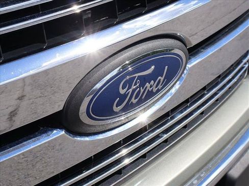 Used 2019 Ford F150 Lariat w/ Equipment Group 501A Mid AWD/4WD image 30