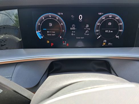 New 2026 Volkswagen Tiguan SE FWD image 12