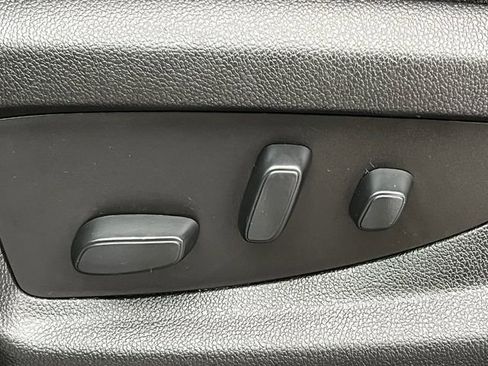 Used 2019 Chevrolet Silverado 1500 LT w/ LPO, Chrome Package image 18