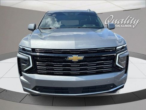 Used 2025 Chevrolet Suburban High Country w/ Sun And Tow Package AWD/4WD image 11