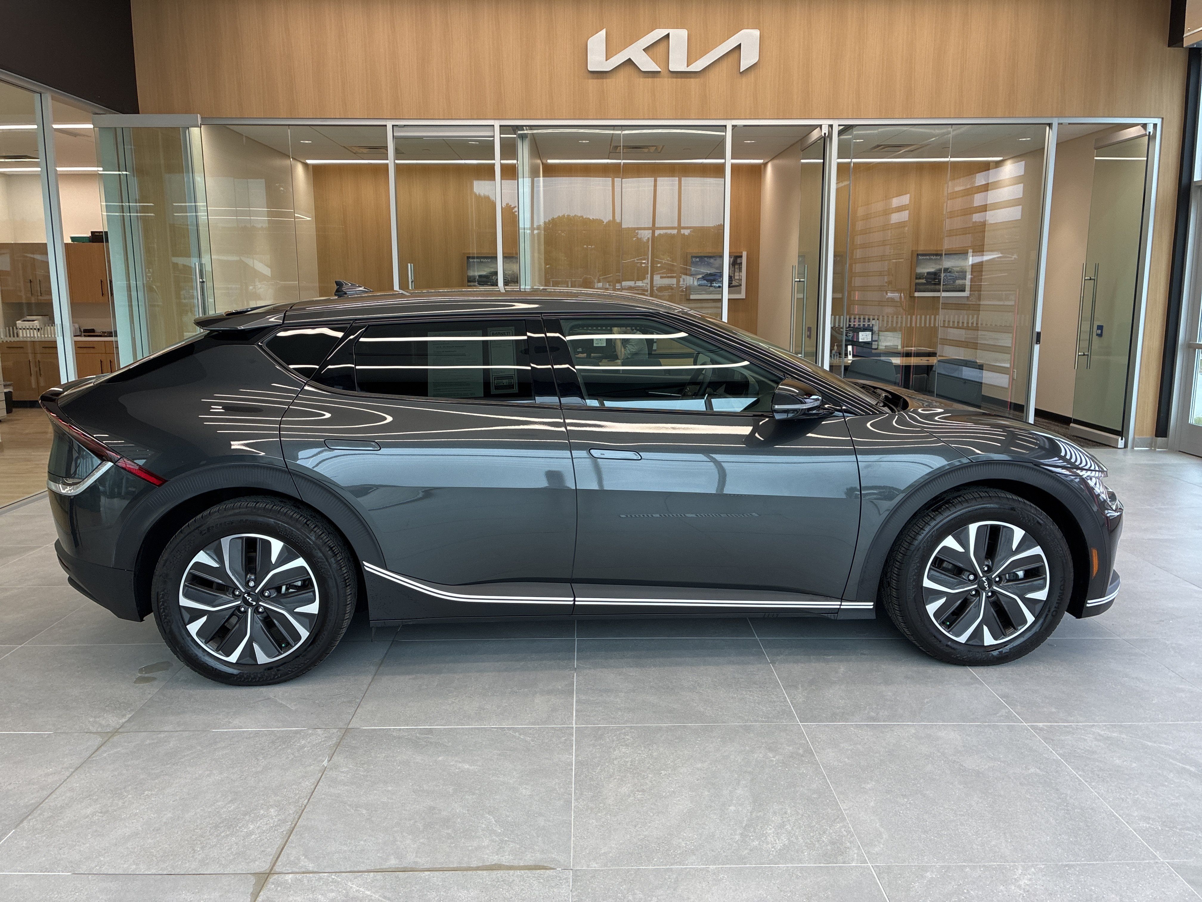 Used 2024 Kia EV6 Light AWD/4WD image 5