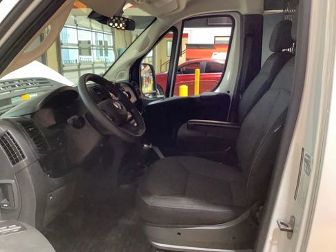 Used 2025 RAM ProMaster 2500 w/ U-Haul Equipment Group FWD image 8