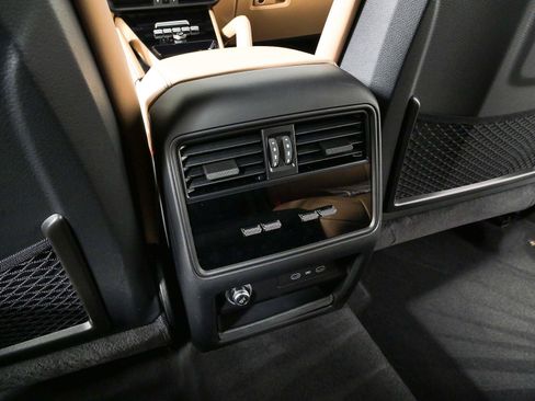 Used 2026 Porsche Cayenne E-Hybrid AWD/4WD image 22