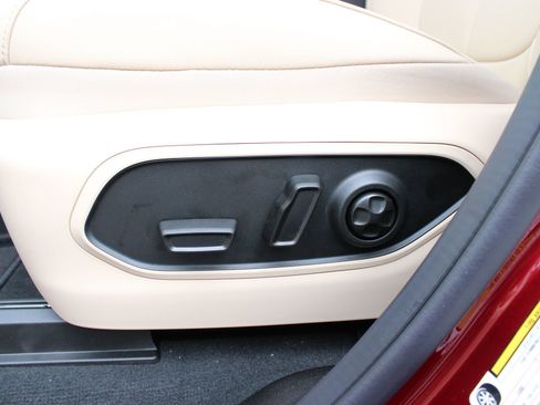 New 2025 Jeep Grand Cherokee L Limited w/ Luxury Tech Group II image 18